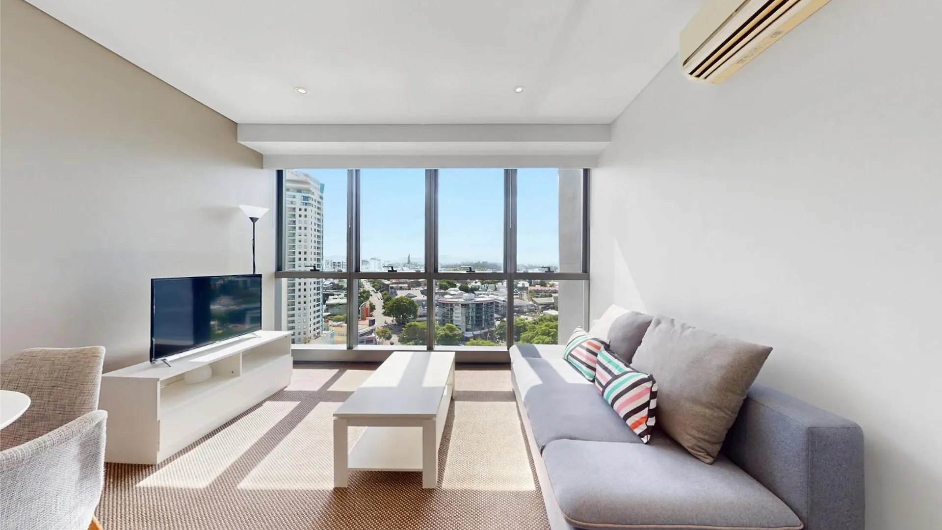 Prime Location City View Meriton Soleil Suite Brisbane 0*,  Australia